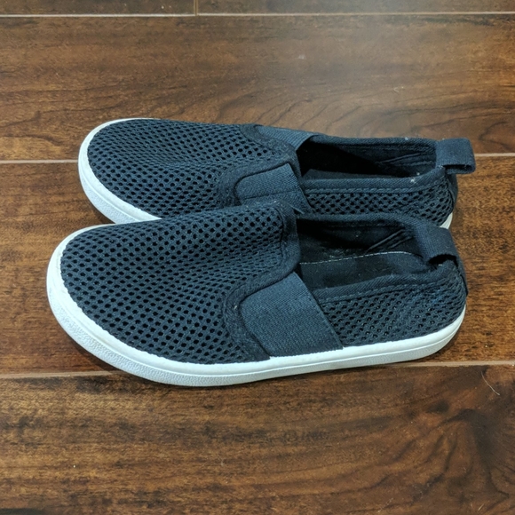 Boys slip on shoes - Picture 2 of 3